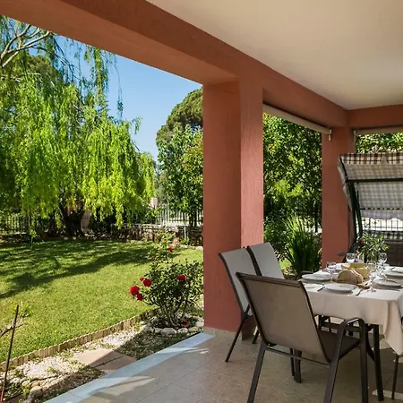Maritina Villa Razata