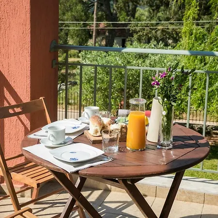 Maritina فيلة Razáta